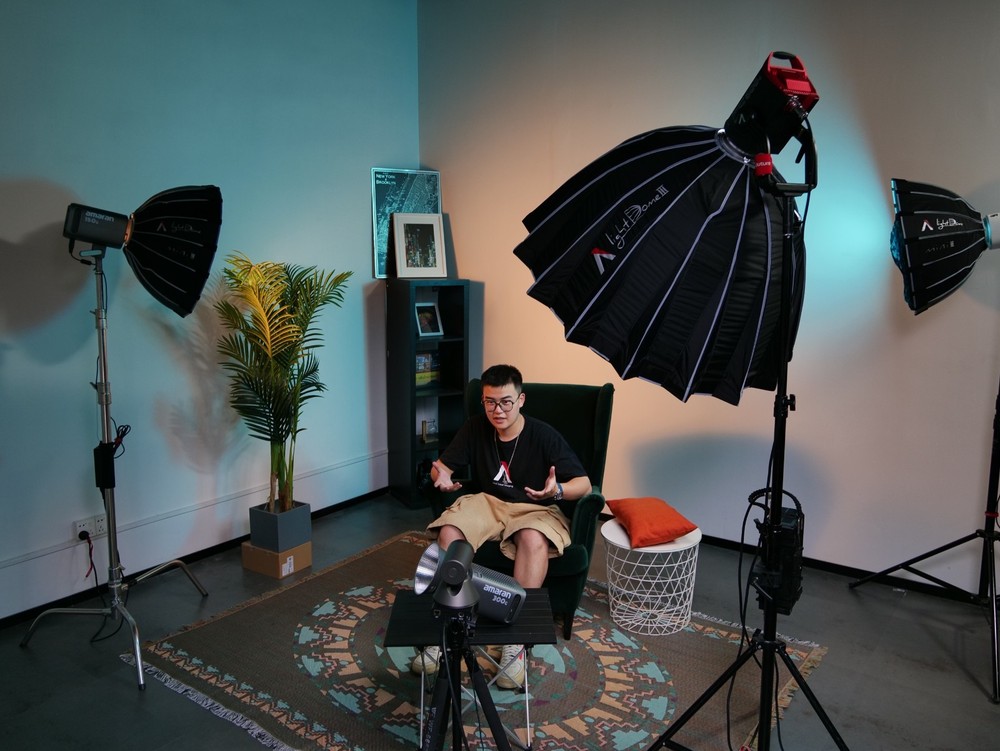 Aputure Light Dome III Studio Reflector Softbox with Quick-Folding Design + Grid