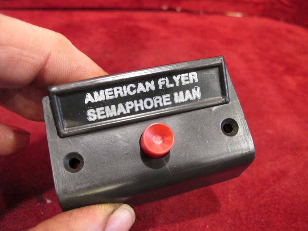 AMERICAN FLYER SEMAPHORE MAN SINGLE CONTROL BUTTON