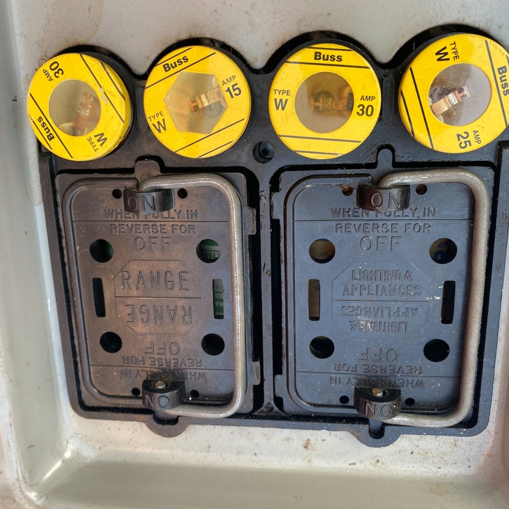 MURRAY GENERAL DUTY ENCLOSED SWITCH WITH 100A 120-240V FUSES REMOVE PULLER 🎯