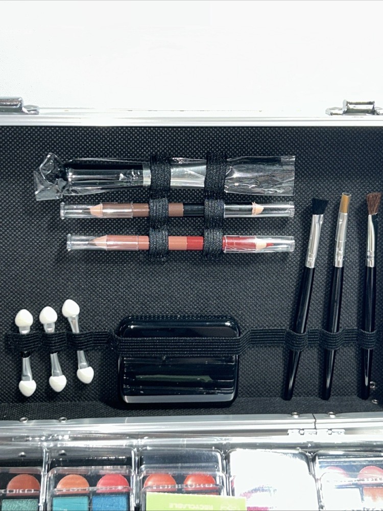 New Aolikoko Makeup Set With Train Case Damaged Box