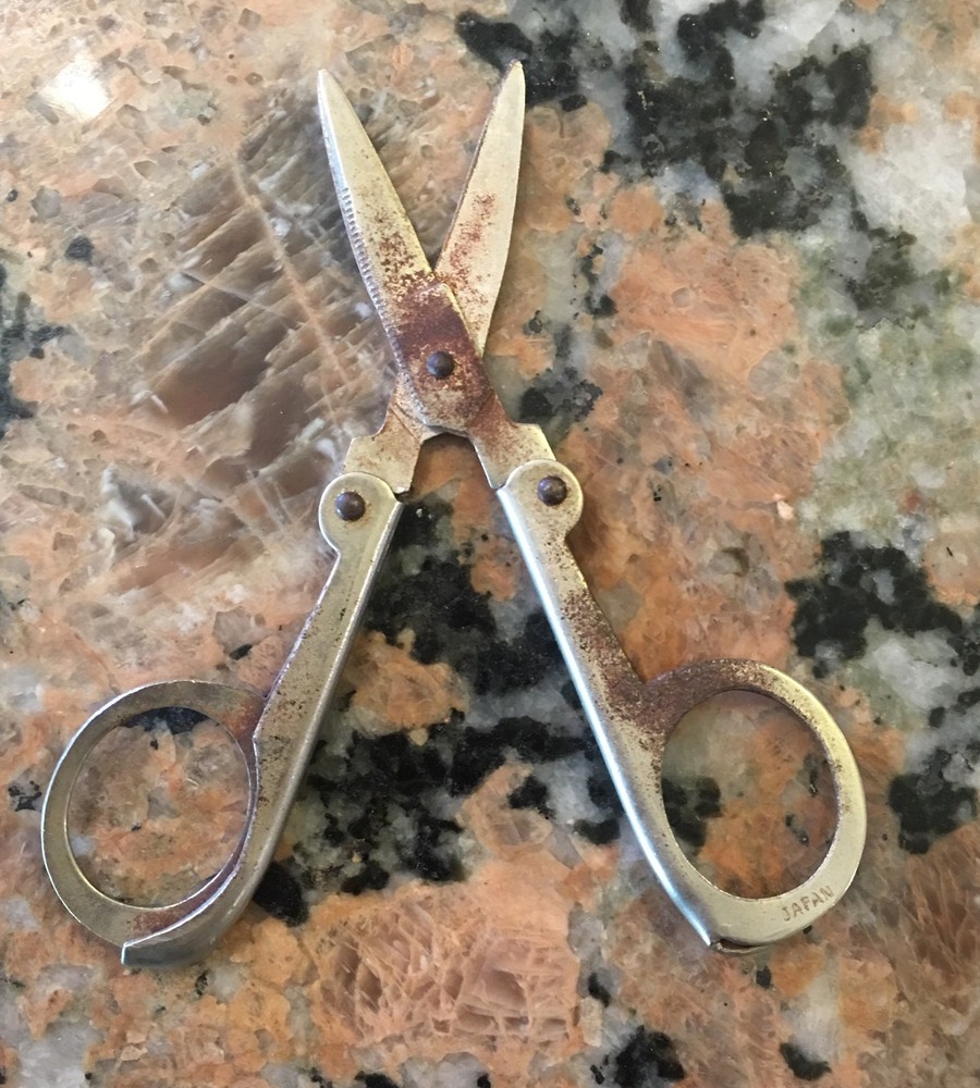 Vintage Japan Collapsible Scissors 4 Inch
