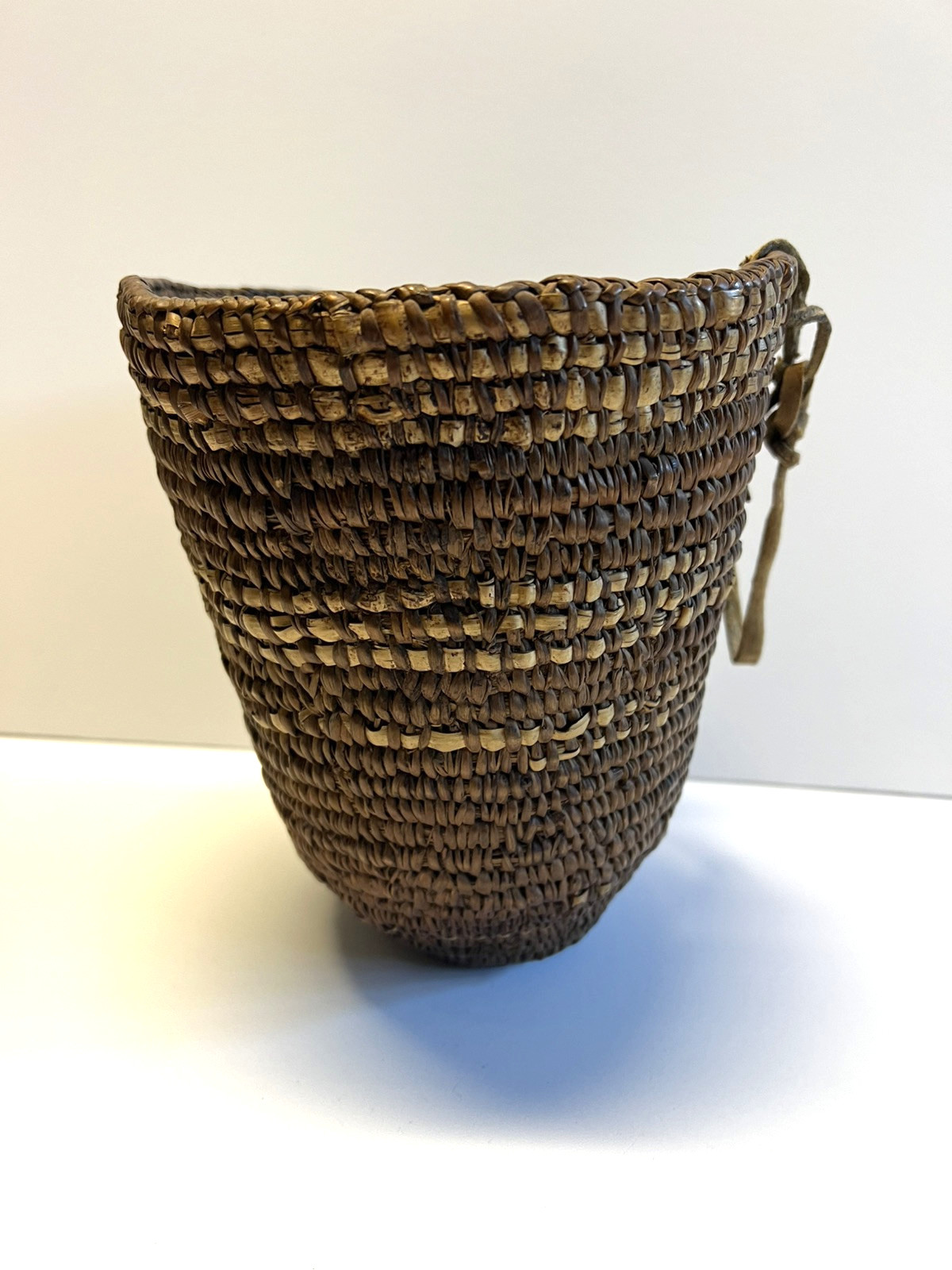 Original Antique Native American Indian Berry Basket; Late 1880's-1900; Lot # C9