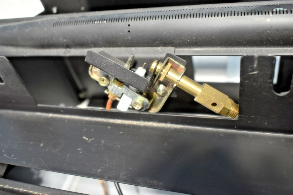 Propane gas fireplace insert. Style selections with logs