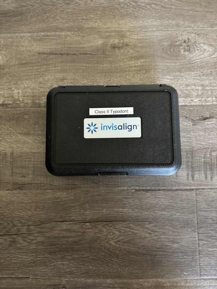 Invisalign Demo Typodont Kit - Class 2