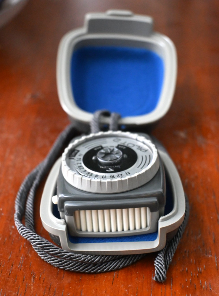 CASED GOSSEN PILOT-2 LIGHT METER -NICE-