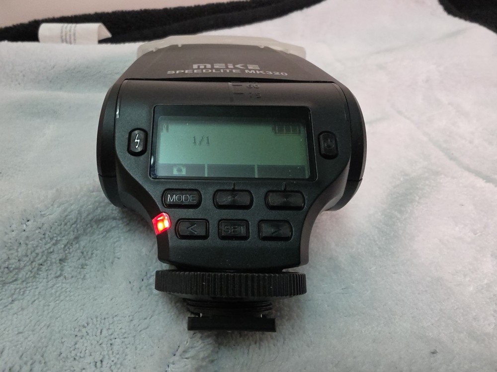 Meike MK-320 Shoe Mount Flash for Meike