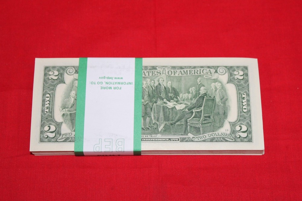 100 $2 DOLLAR BILLS NICE COMPLETE BEP FULL STRAP 100 CONSECUTIVE $200 FACE VALUE