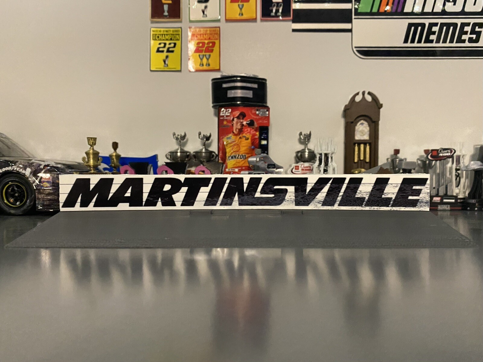 Nascar Cup Ross Chastain Wall Ride Die Cast Display 1/64 Martinsville Track