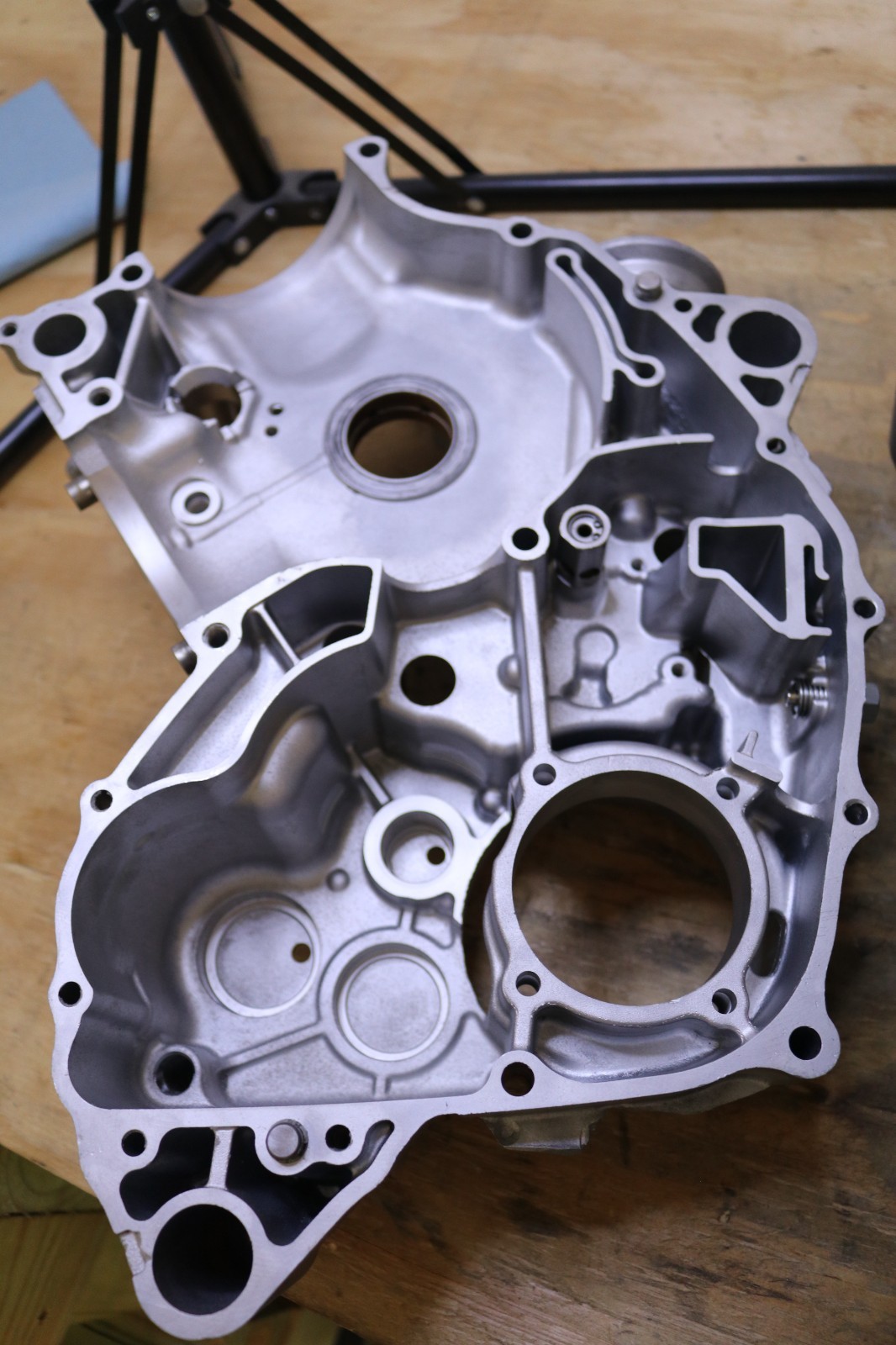 2007 KAWASAKI BRUTE FORCE 750 KVF750 4X4 ENGINE MOTOR CRANKCASE CRANK 14001-0015