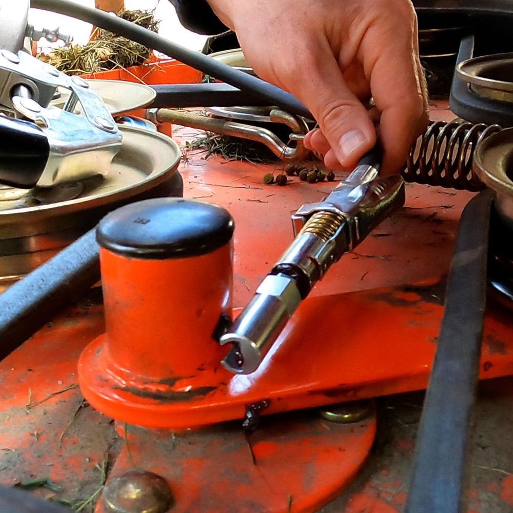 LockNLube Push-On 90° Grease Coupler