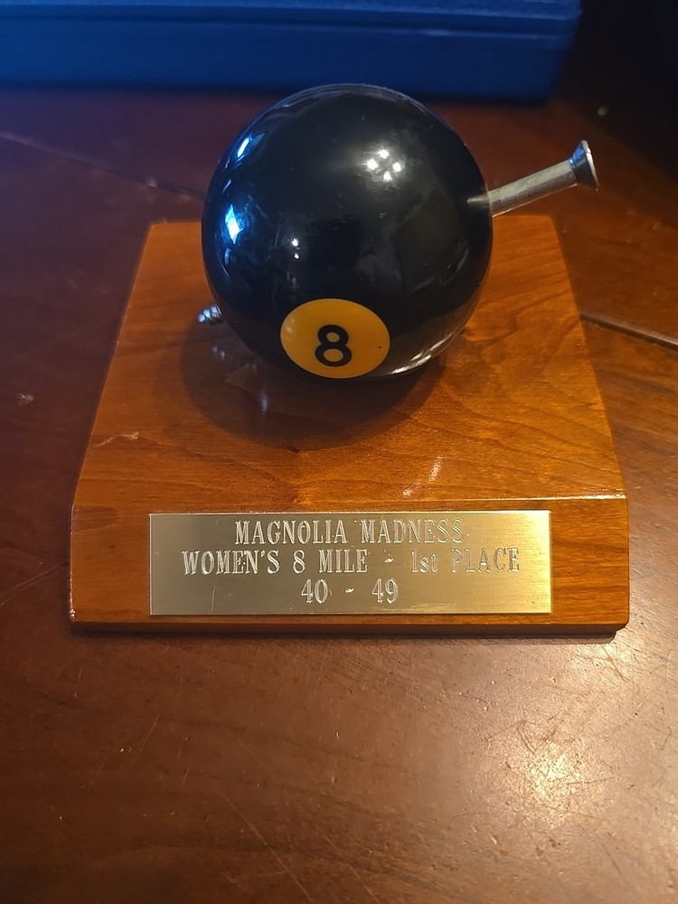 #8 Pool Ball With Screw Award