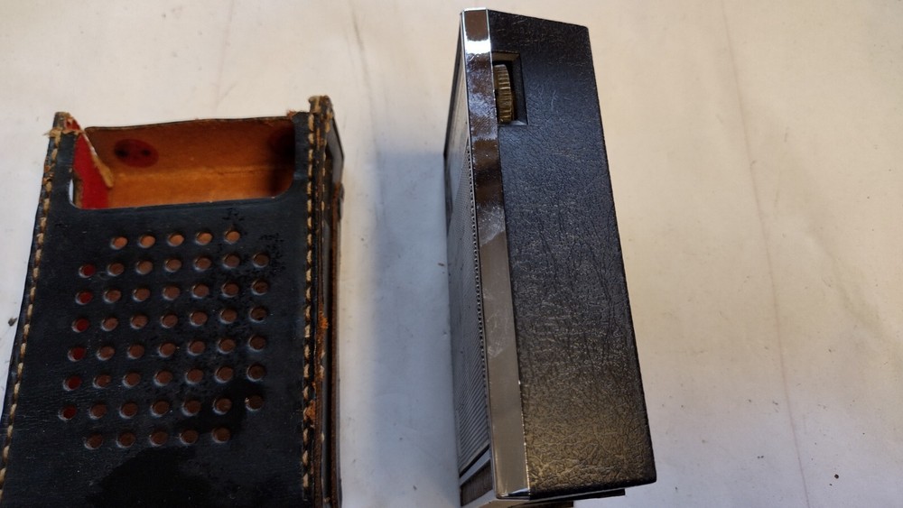 Tonecrest Solid State 12 Transistor Radio