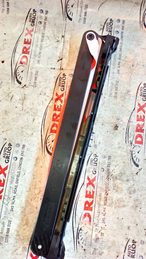 BMW 1 SERIES E81 E87 E46 E39 E60 E38 E65 F01 F02 Warning Triangle 6770096