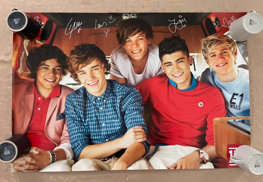 ONE DIRECTION , MUSIC BAND,AUTHENTIC LICENSED 2011 POSTER