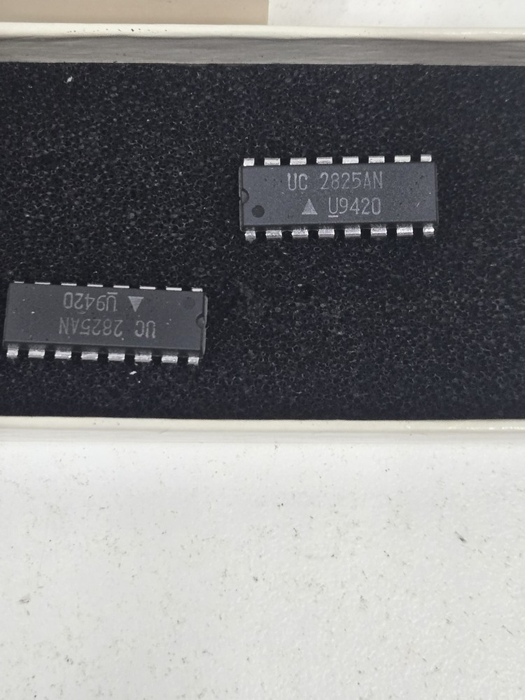 Lot of Unitrode Integrated Circuits Chips Controllers Circuits