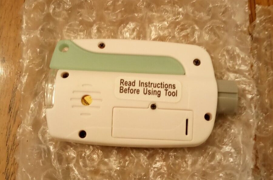 SWISS + TECH BODYGARD MULTI-FUNCTION EMERGENCY CAR TOOL 5 IN 1