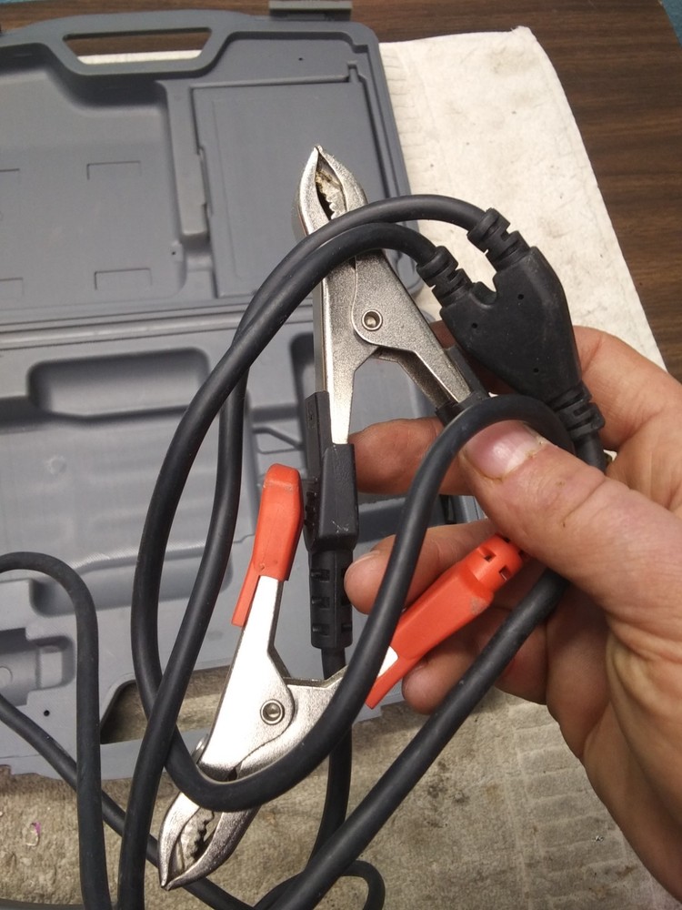 ASSOCIATED Battery Analyzer 12-1015 Diagnostic Tool