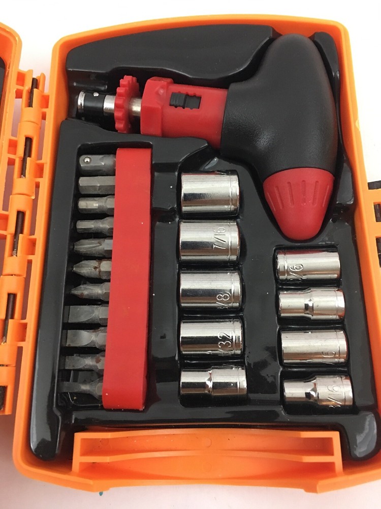 25 PIECE TOOL KIT WITH FLASHLIGHT ,Emergency Kit, Home, Auto