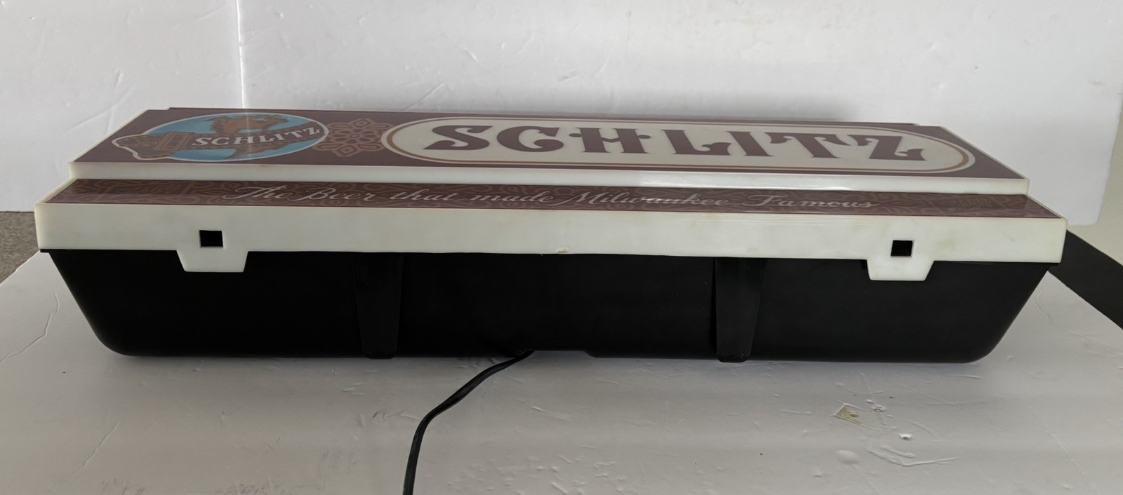 VINTAGE ADVERTISING SCHLITZ BEER LIGHTED ELECT SIGN WORKS 22” X 8.5”