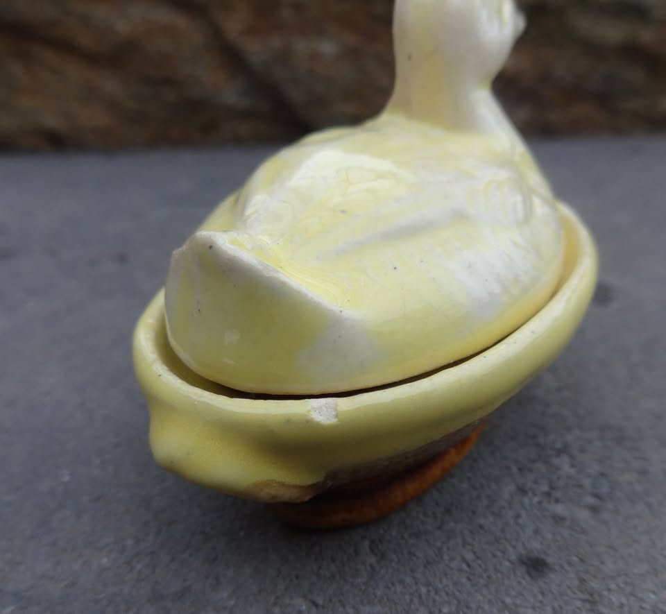 1920s Majolica Pottery Yellow Duck-on-Nest Open Salt Dip, Cellar, Dish!