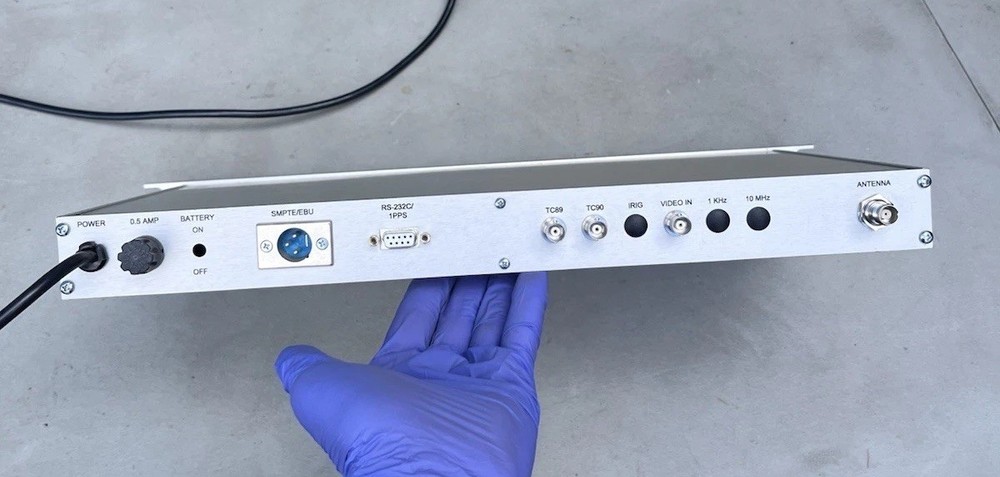 Rare ESE ES-102 GPS Master Clock Time Generator Rack Gear