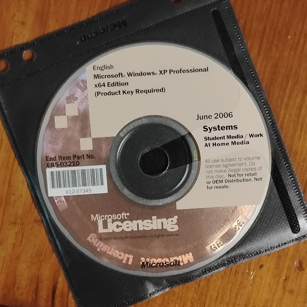 Microsoft Windows XP Professional x64 Academic/Education English CD E85-03210