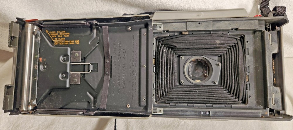 Polaroid Automatic 230 Land Camera Used