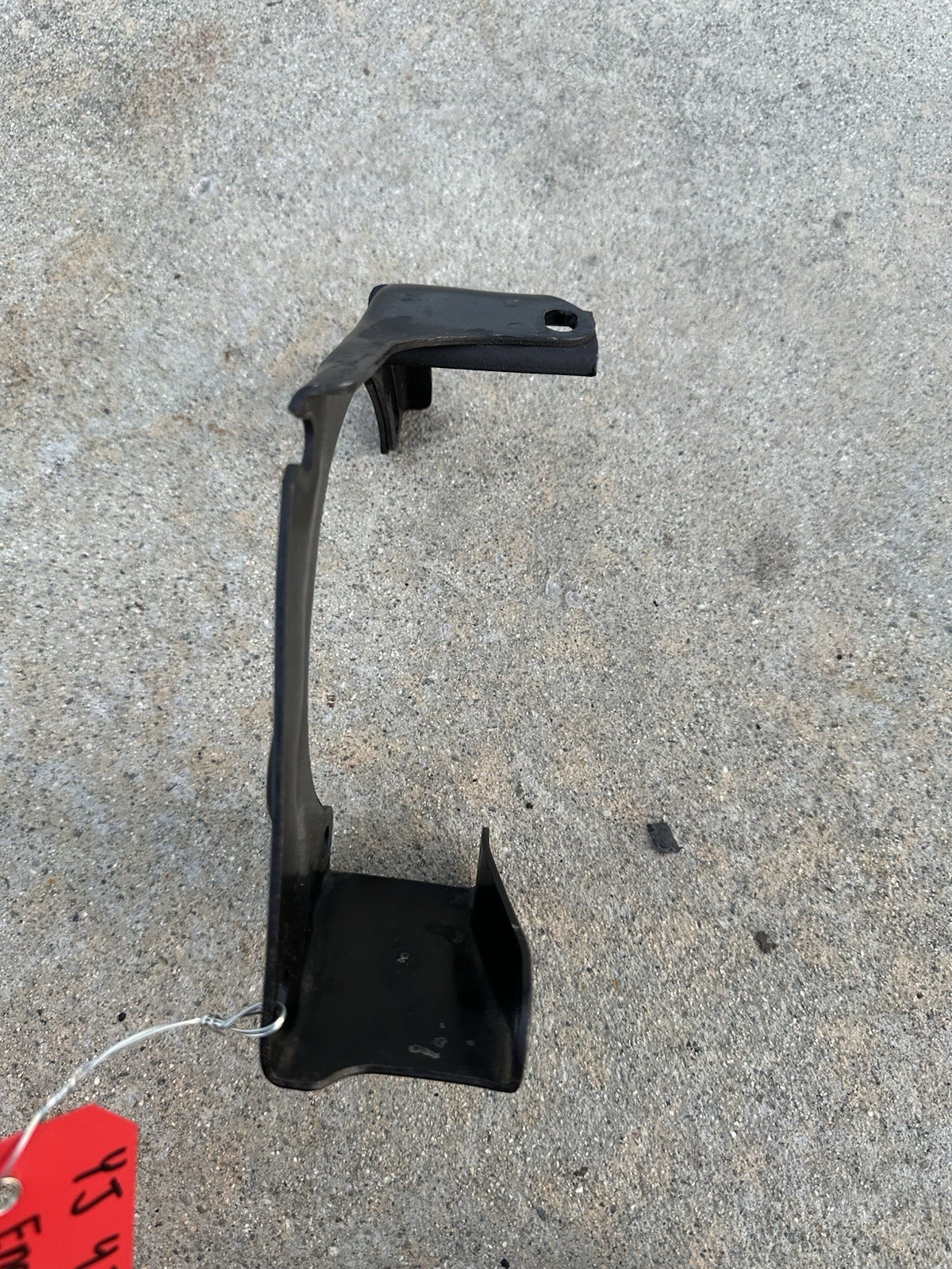 76-90 Jeep CJ/YJ 4.2L Engine Alternator Bracket