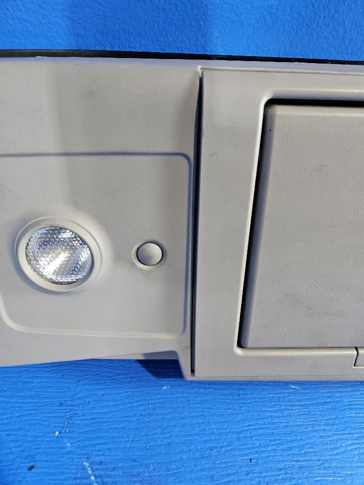 TRAVERSE 2012 Console Rear LIGHT 6893