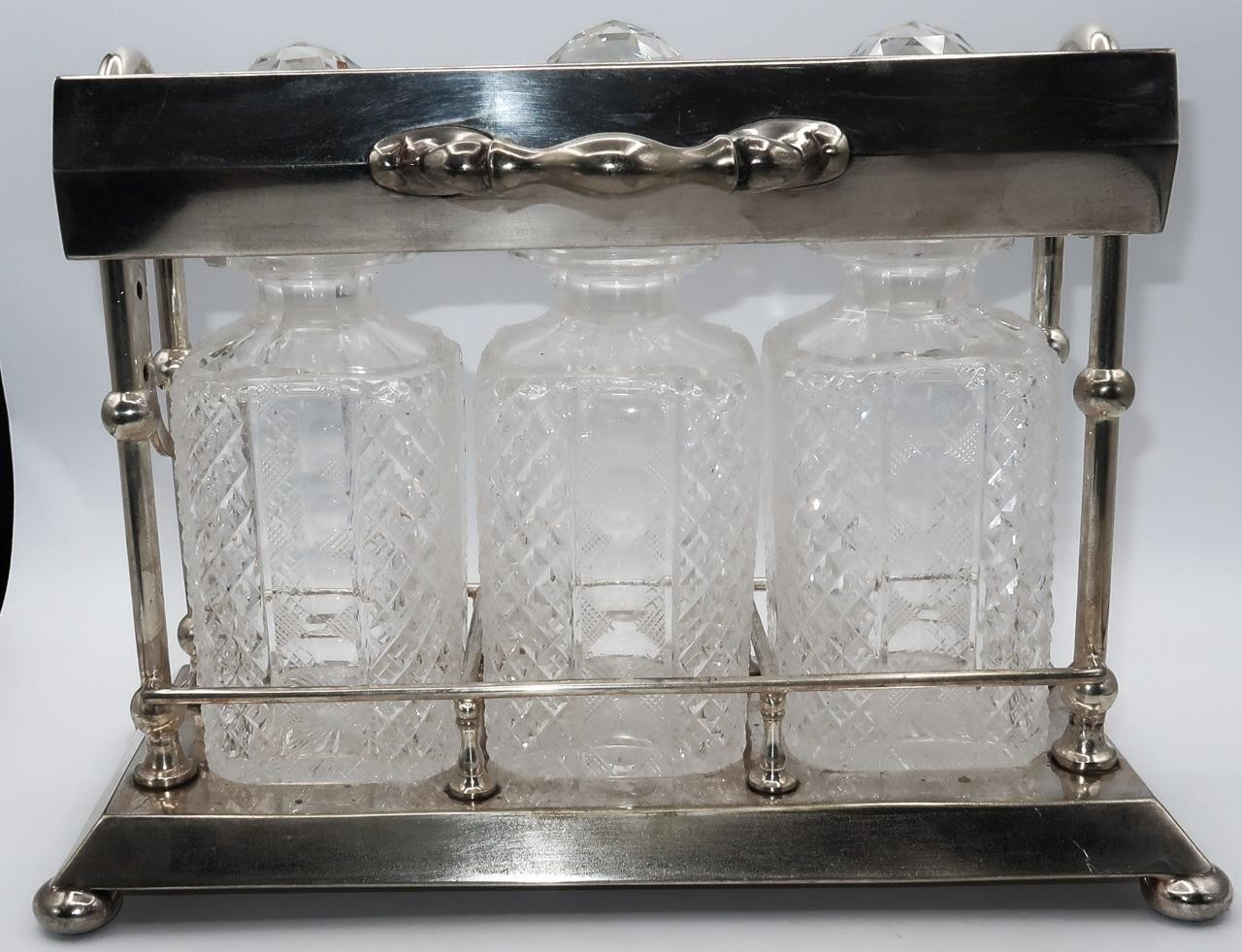 MAPPIN & WEBB Silver Plated Liquor TANTALUS w/ 3 Decanters & Lock, 13" x 12"