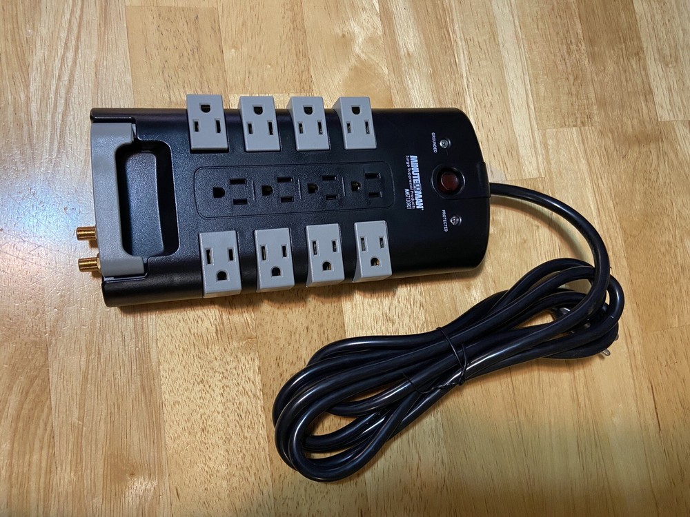 Minuteman MMS7120RCT Surge Suppressor 12 Outlets / 8 Rotating  Outlets