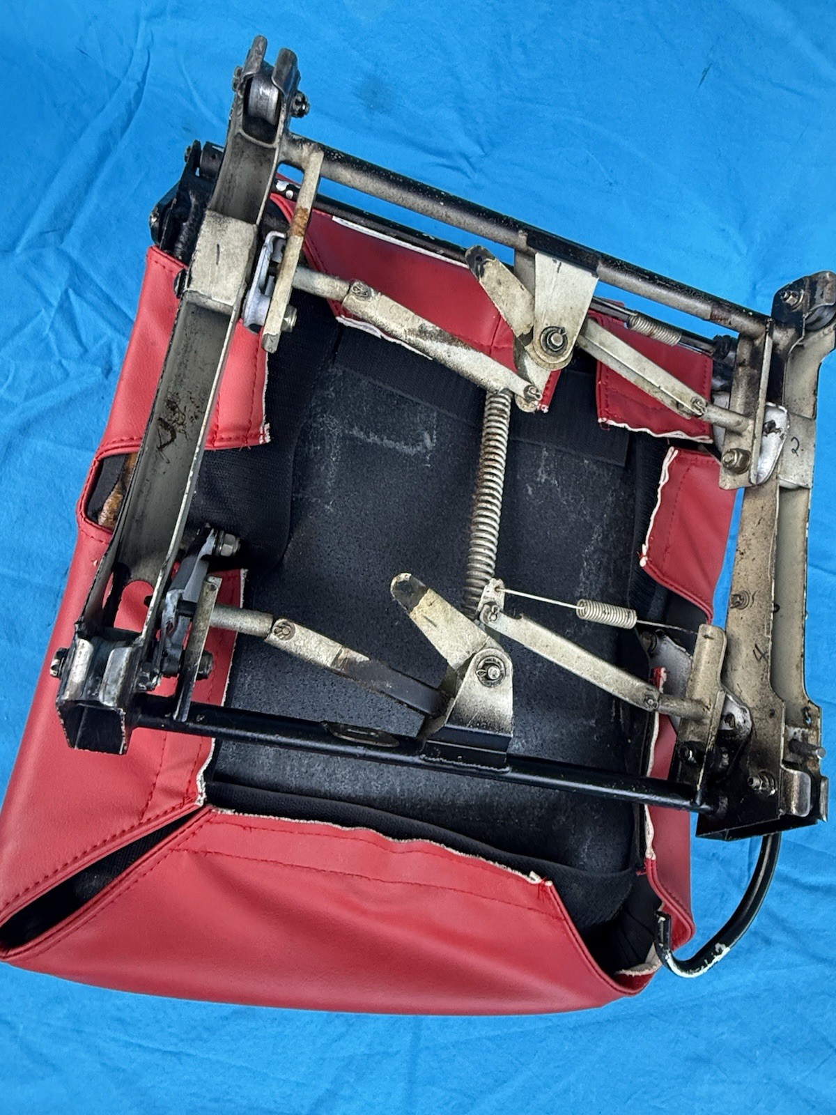 PN 0414058-1 Seat Pilot Cessna A152 Aerobat