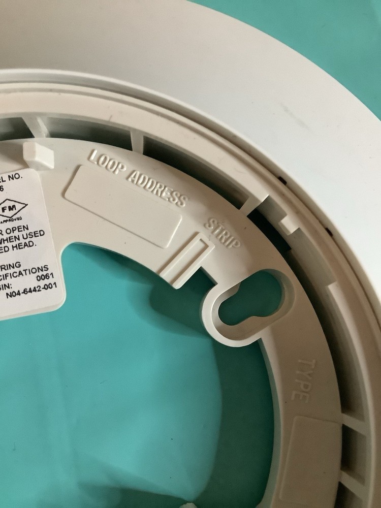 System Sensor - B300-6/B300-6-IV 6" Plug In Detector Base