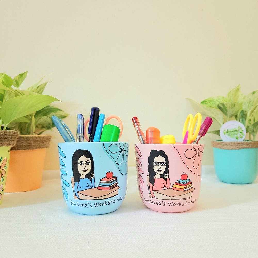 Custom Bitmoji-Inspired Workstation Pen Holder – Personalized Desk Organizer