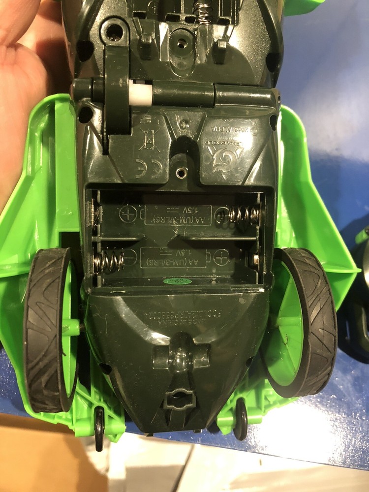 🐛 Terrasect Remote 🐉 Control Car 🚙 Transforming Vehicle RC Green - TESTED