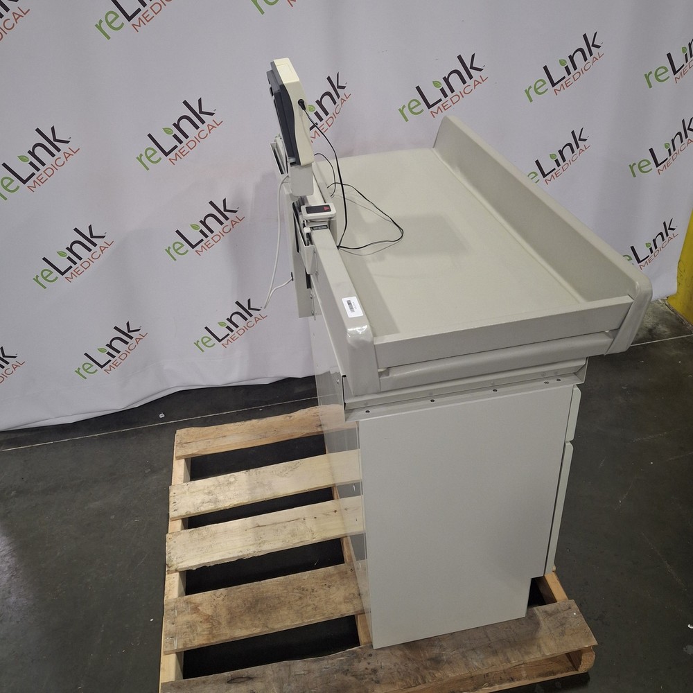 Midmark 640 Pediatric Exam Table