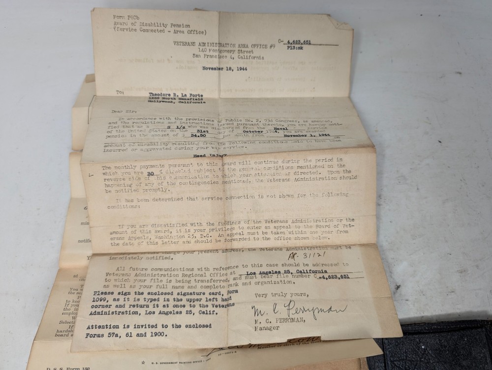 WWII US Navy Honorable Discharge Leather Folder w/ Original Documents (231)