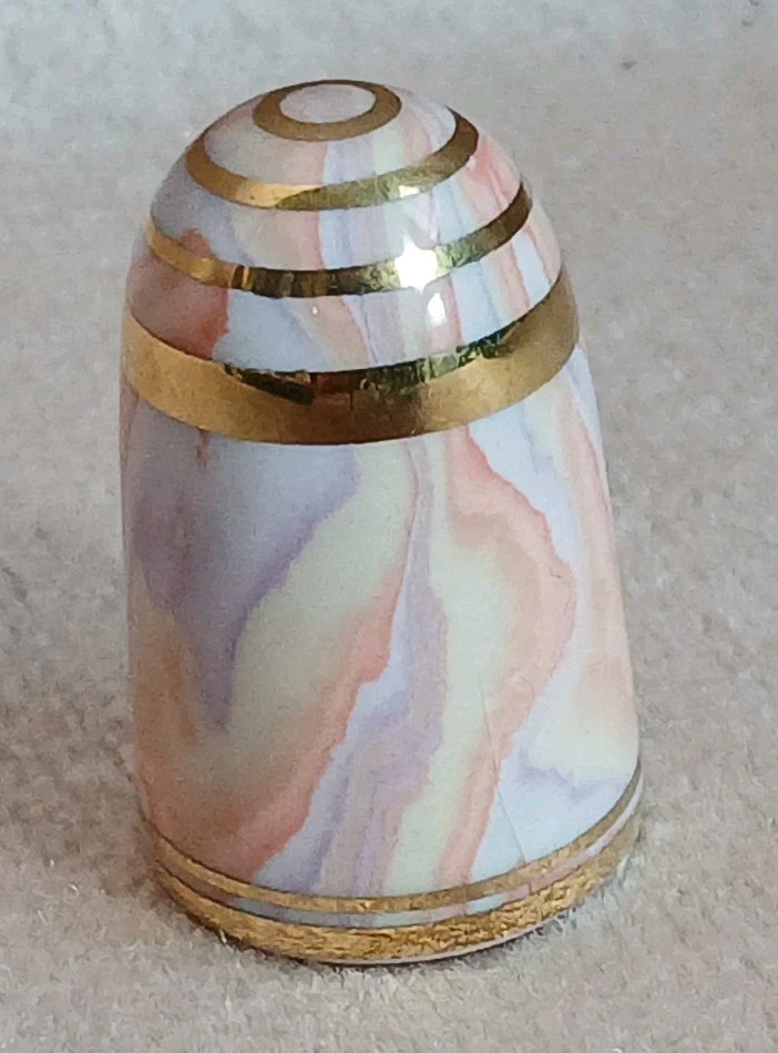 BOUCHER ORIGINAL AGATEWARE THIMBLE No 12 U2S2