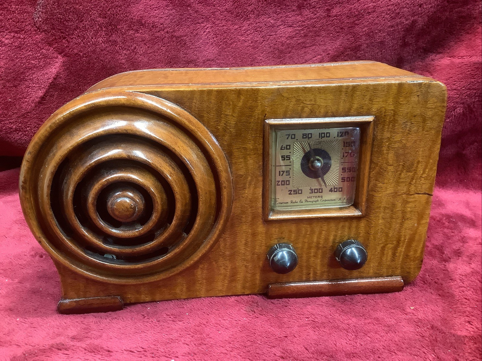 VINTAGE 1930s EMERSON 212 “Bullseye” CABINET ART DECO RADIO WITH INLAYS Beauty!