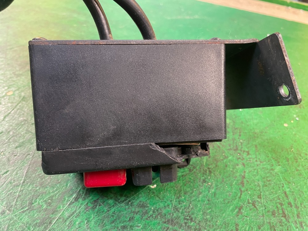 CRACKED FRONT - Duracraft D35510 Table Saw On/Off Switch