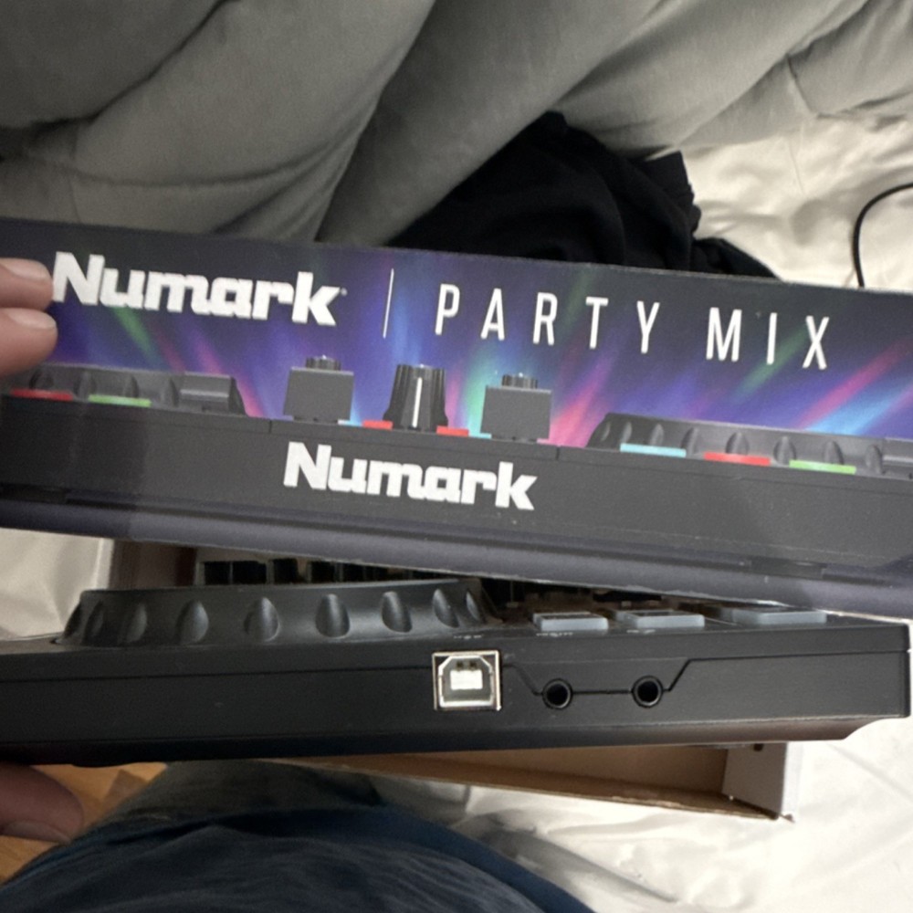 Numark Party Mix DJ Controller, Built-in Light Show, Cue/Loop Pads, PC/Mac