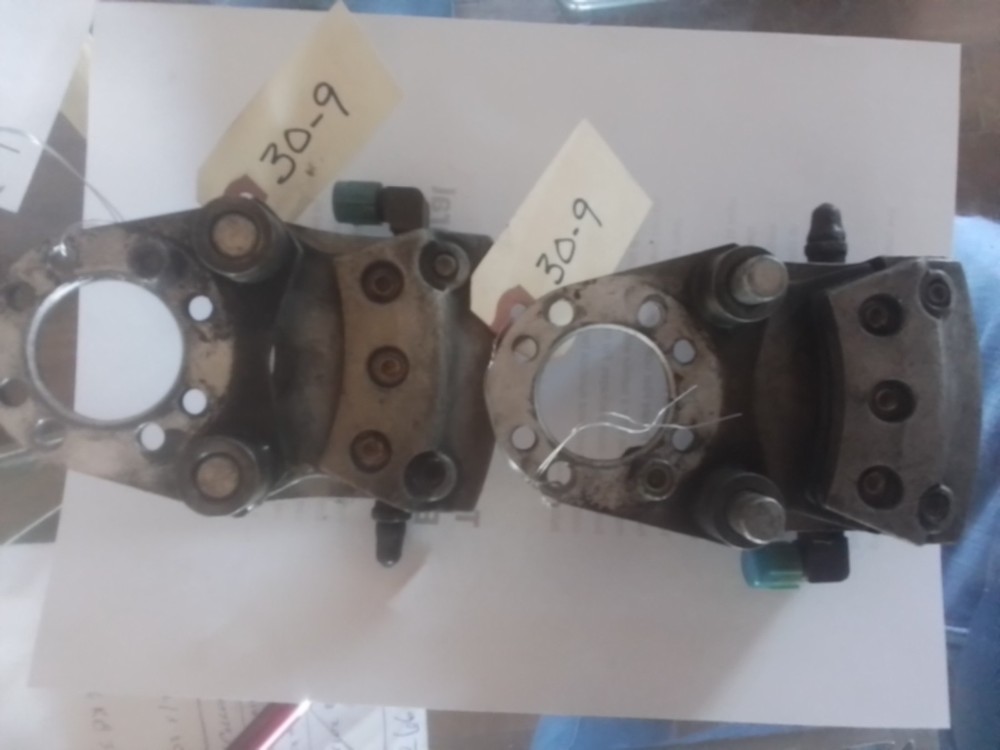 Cleveland 30-9 Aircraft Brake Caliper assembly