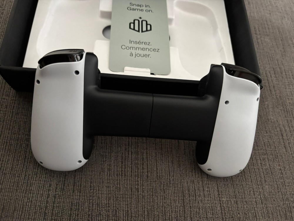 BACKBONE - PlayStation / Made For iPhone W/ Lightning Controller Barely Used