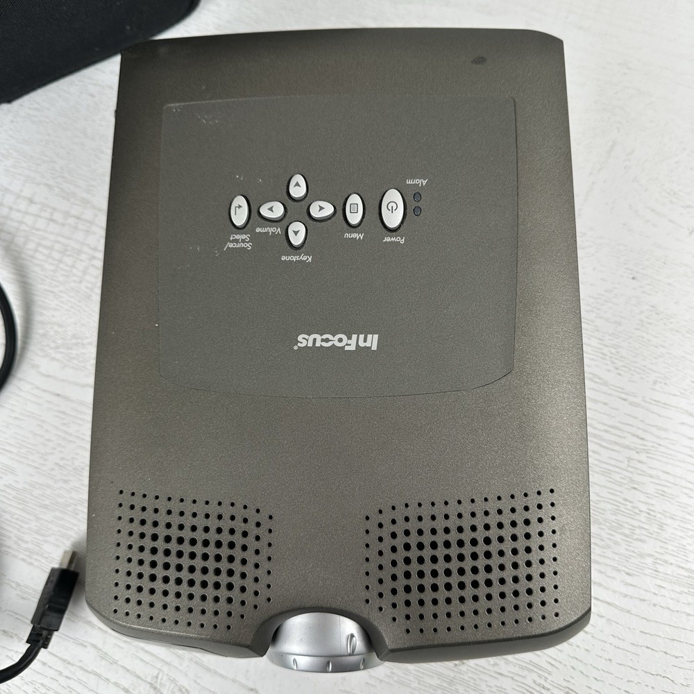 InFocus LP280 LCD Digital Video Projector With Carry Case Tested Working