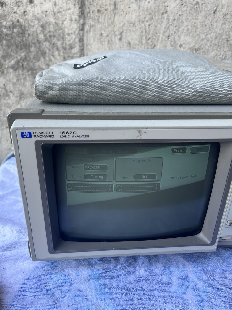 HP Hewlett Packard 1662C Logic Analyzer - 68-Channel 500MHz - Powers On