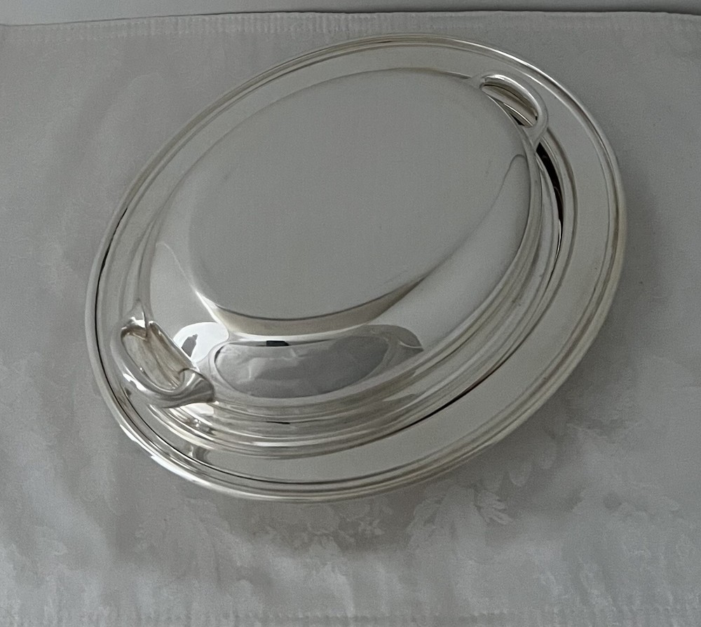 Middletown Silverware Silver Plate 11” Covered Divided Serving Dish • USA