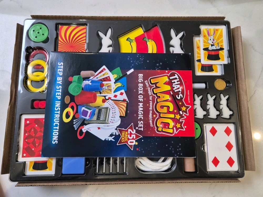 That's Magic - Big Box Set - Featuring 250 Fun Easy Tricks For Young Magician