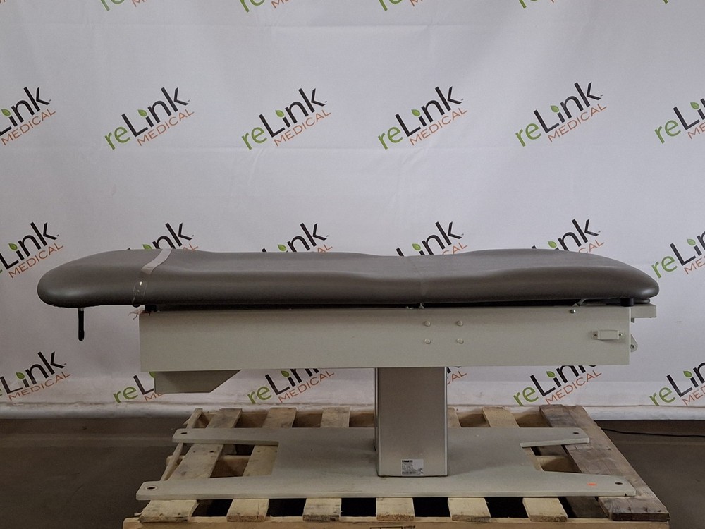 Intensa, Inc. Series 460 Power Exam Table
