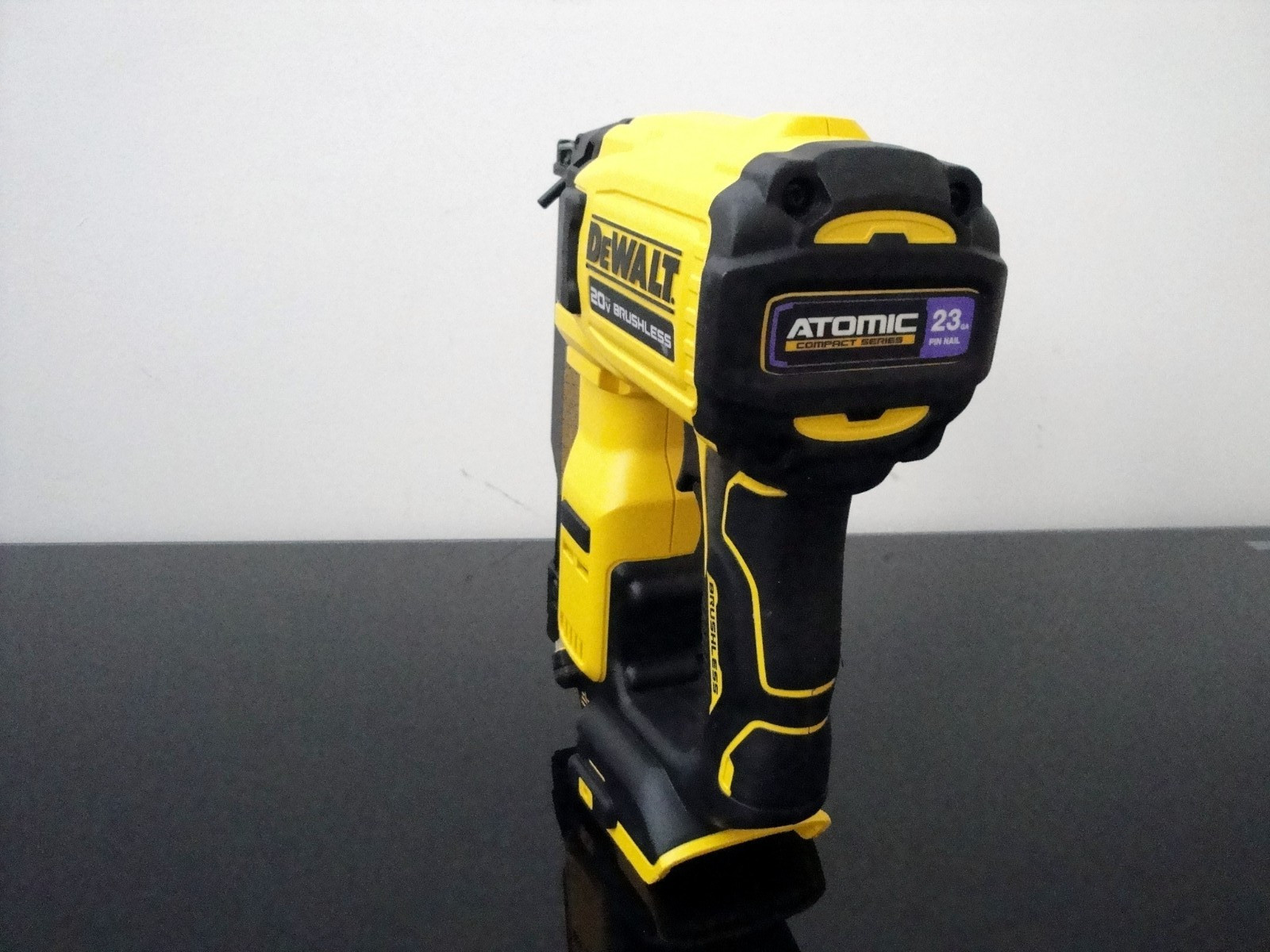 DEWALT DCN623B ATOMIC COMPACT 20V MAX* 23GA PIN NAILER (TOOL ONLY)