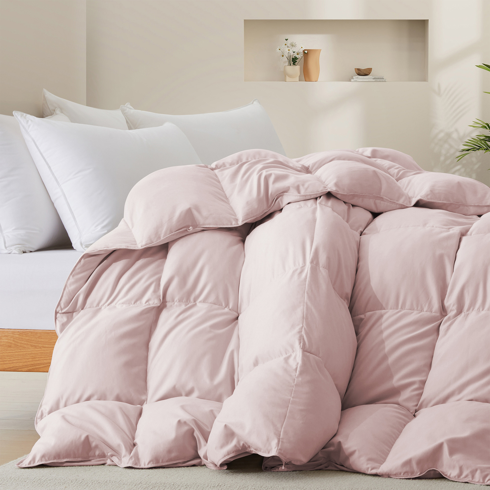 Super Soft Cozy Warm Oversized Down Comforter , King or Queen Bed Blanket